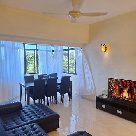 Ferienwohnung Seaput Srisayang Batu Feringgi Exterior foto
