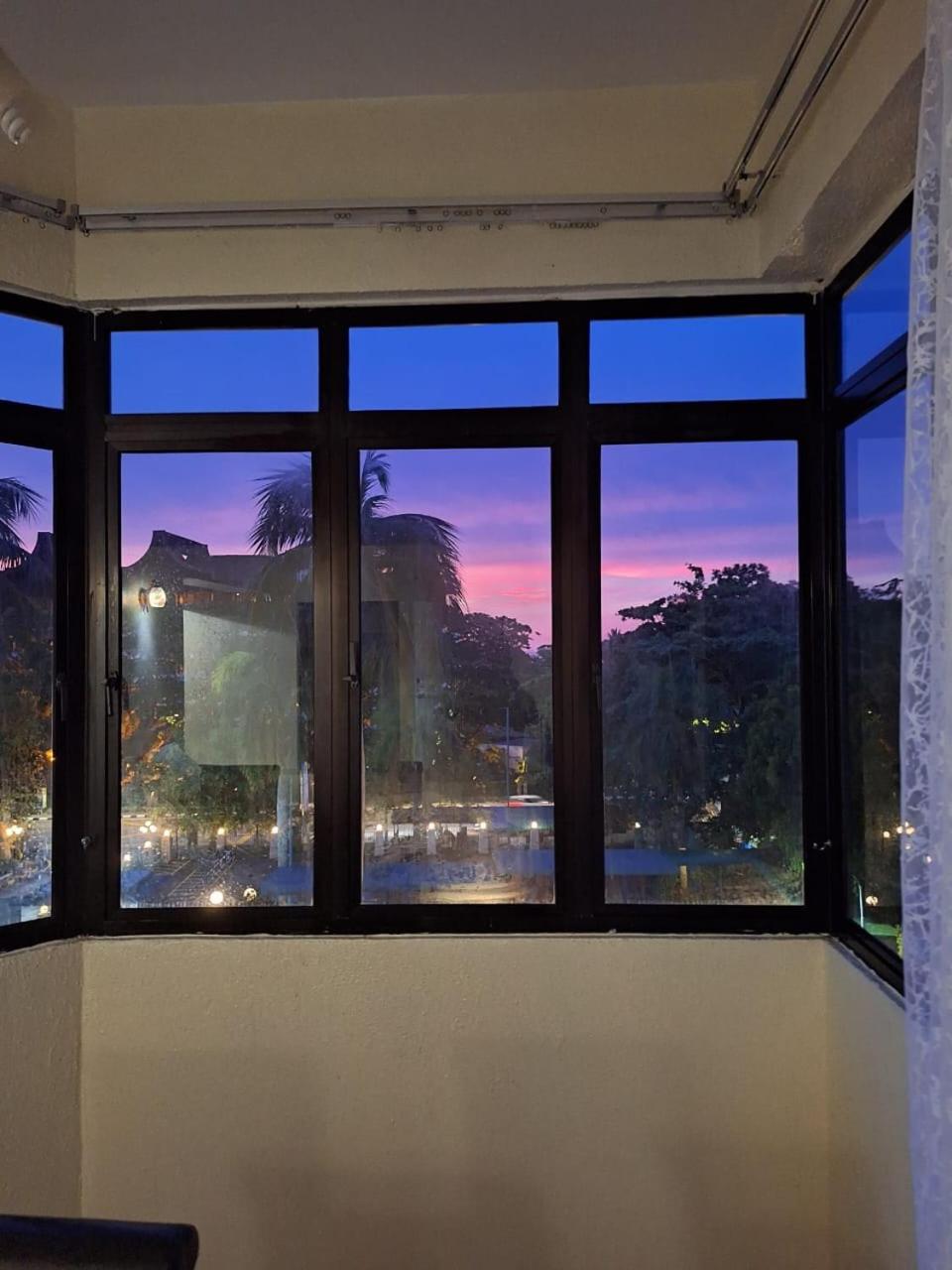 Ferienwohnung Seaput Srisayang Batu Feringgi Exterior foto