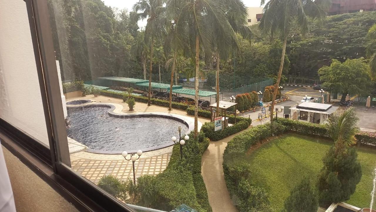 Ferienwohnung Seaput Srisayang Batu Feringgi Exterior foto